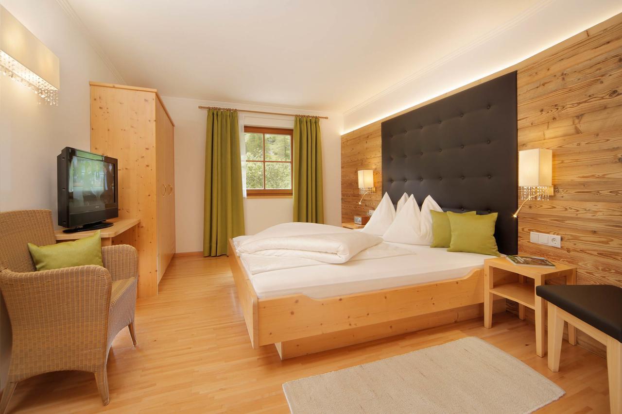 Hotel Gasthaus Edelweiss Pfelders Exteriör bild